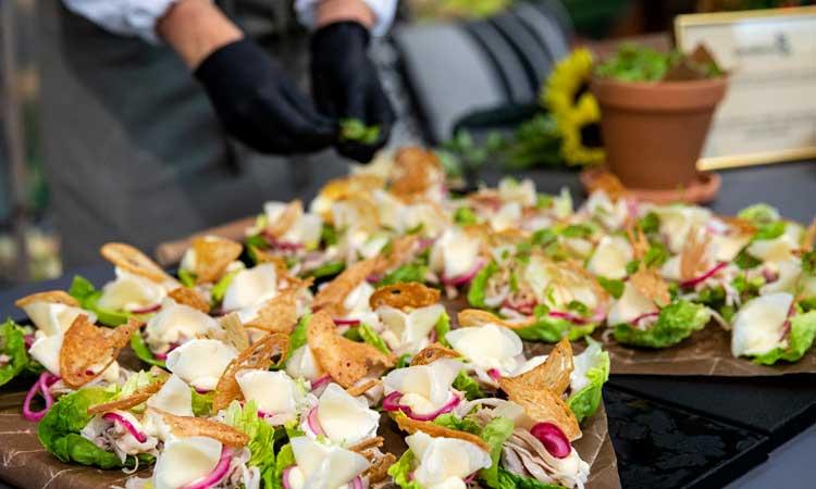 Snittar och smårätter på fat